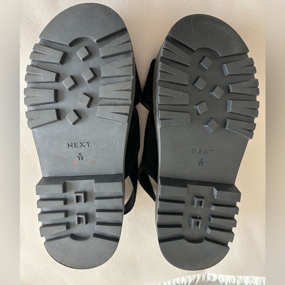 Leather Chunky Cross Strap Sandals black suede - Picture 10 of 15